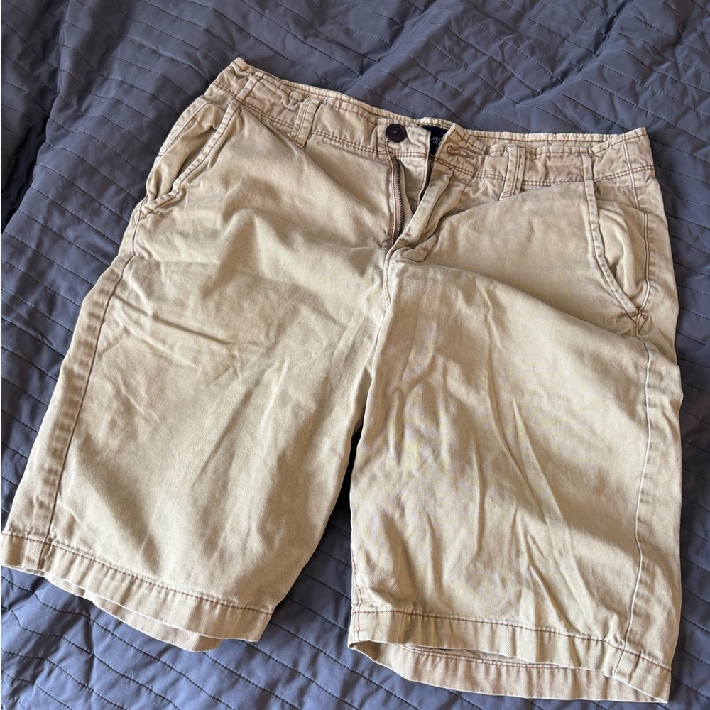 Men's American eagle Tan/Khaki Shorts size 32